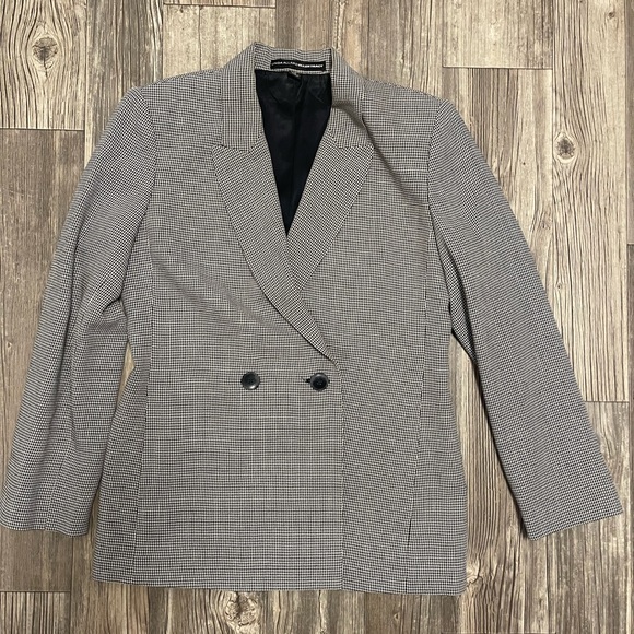 Size 4 Linda allard ellen Tracy blazer jacket
With shoulder pads - Picture 1 of 6
